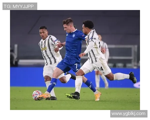 基迪纳摩与阿尔的精彩对决揭示了足球战术的魅力与团队合作的重要性